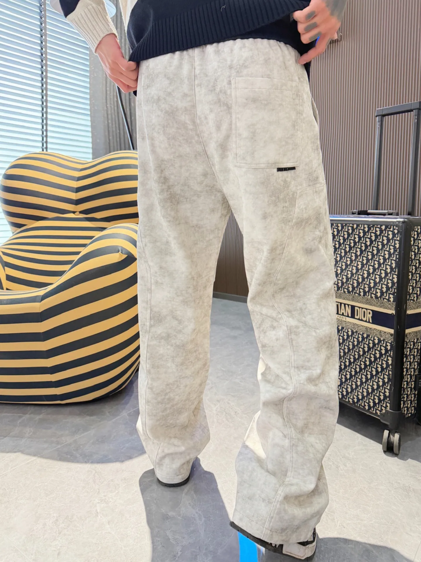 Balenciaga 🆕2026 Autumn and Winter New Arrival Casual Pants! 🎁On sale simultaneously on the official website. Brand Classic LOGO casual pants, customized fabrics, excellent comfort and strong touch. Highly recognisable, perfect appearance and craftsmanship. Size:M-3XL